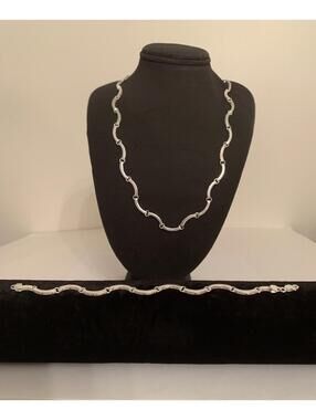 Sterling Silver 925 Wavy Style Necklace and Bracelet Set
